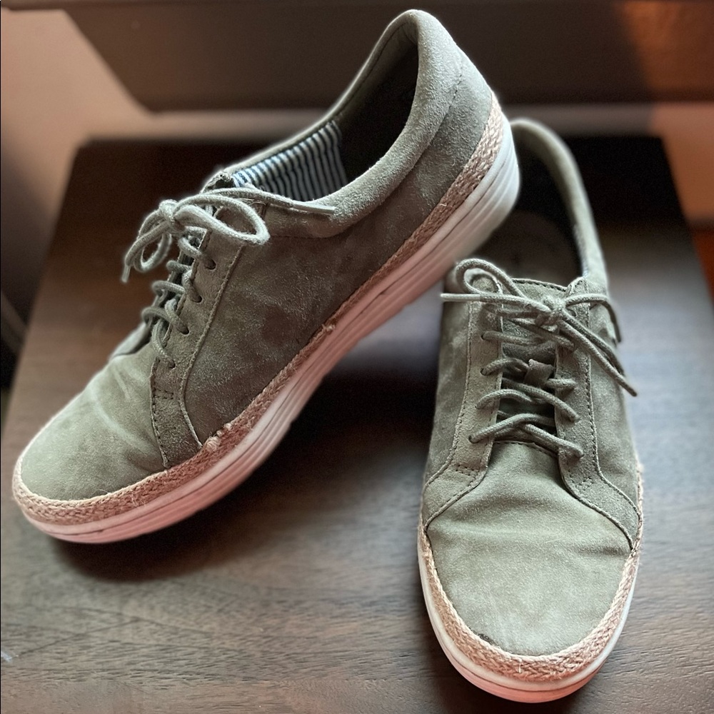 Olive/Sage green Clark’s Ultimate Comfort Collection shoes with tan/white soles